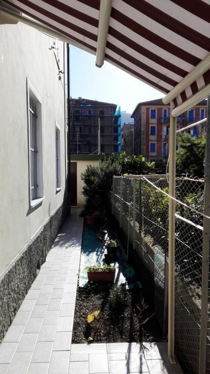 Ferrando Apartment Леванто Екстериор снимка